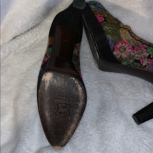 Stuart Weitzman Floral Tapestry Heels - GORGEOUS! - Picture 10 of 13